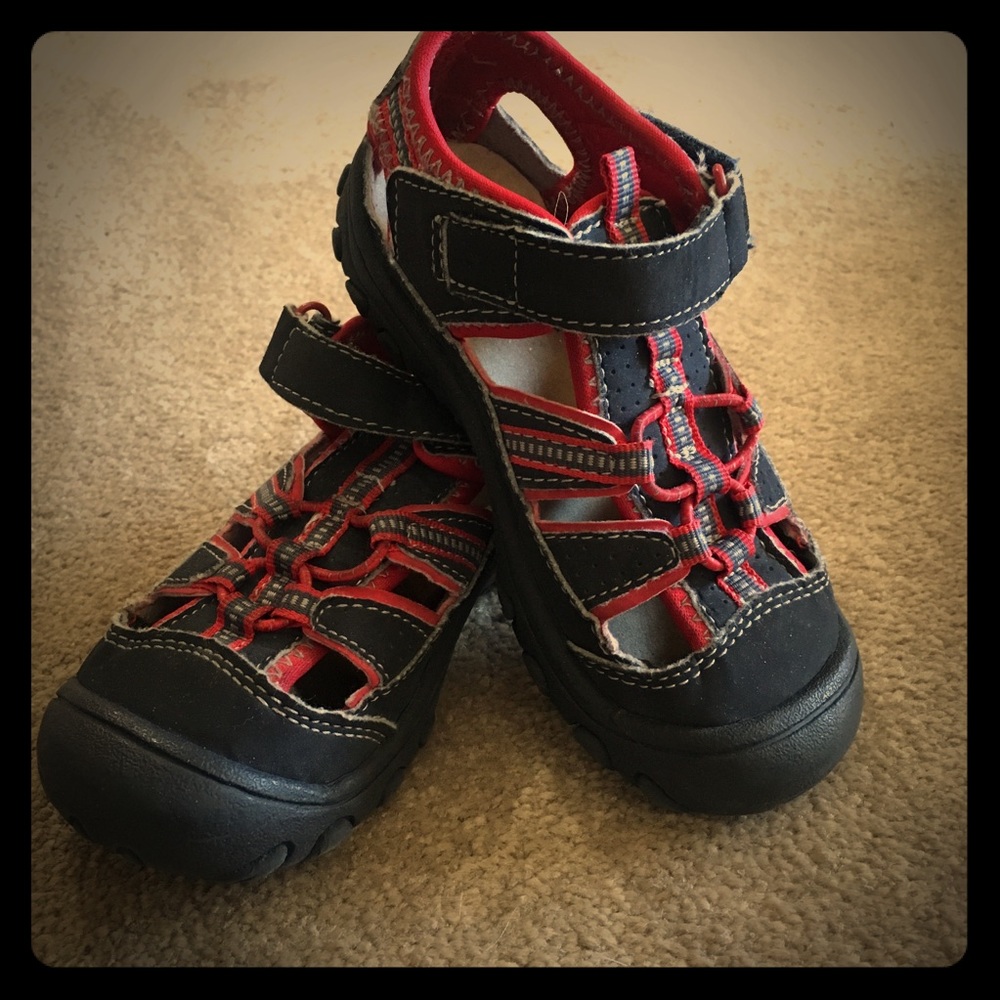 OshKosh Kids’ Shoes 👦🏼👧🏼